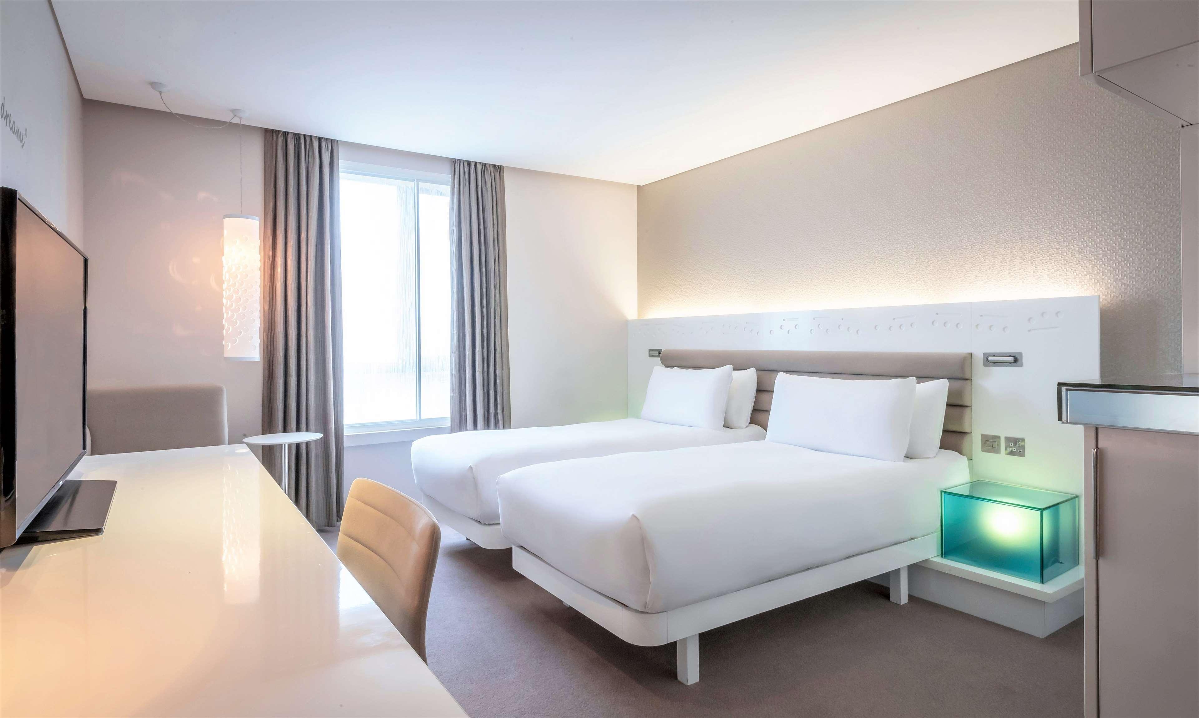 The Morrison Dublin, Curio Collection By Hilton Otel Dış mekan fotoğraf A room at the hotel