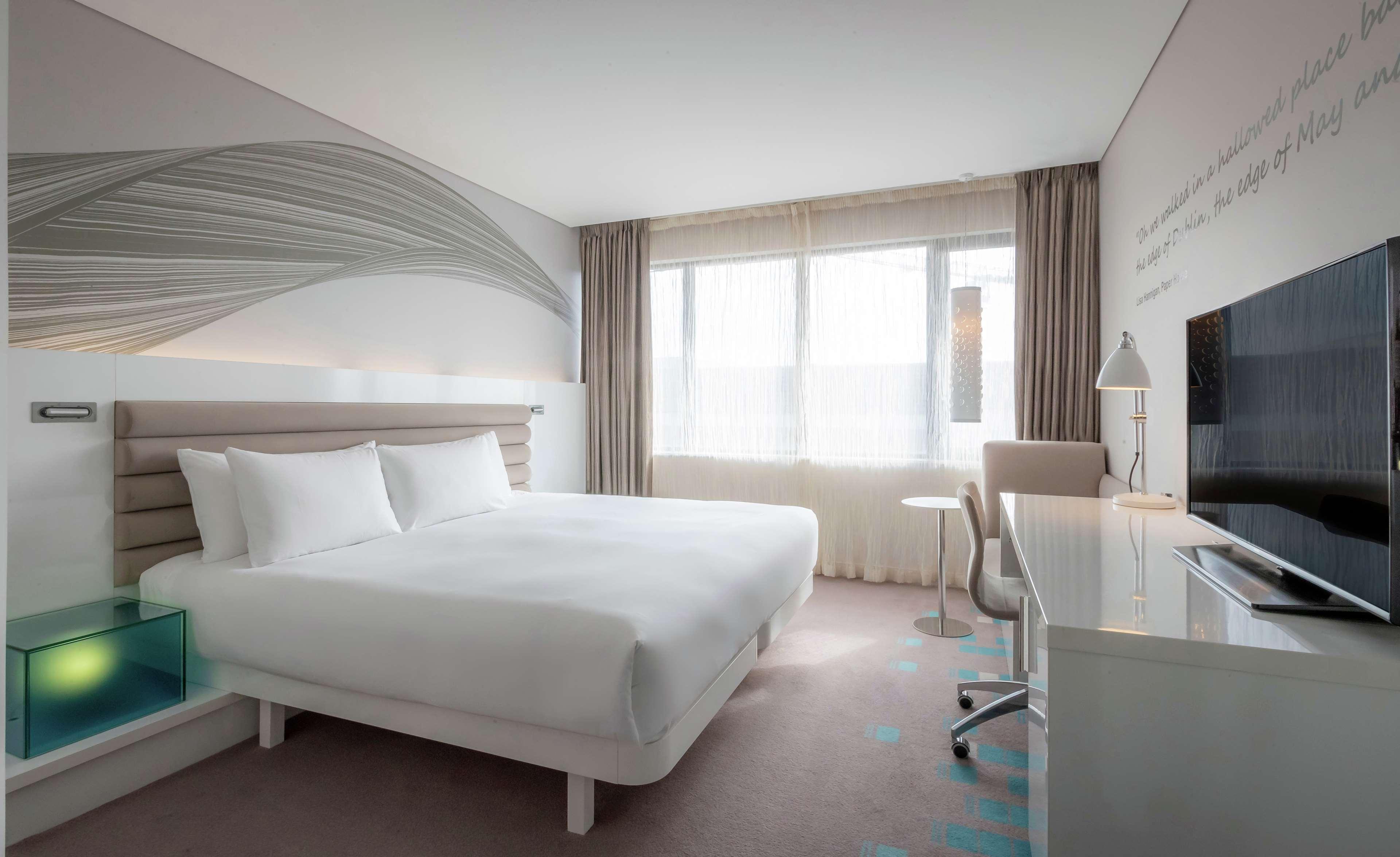 The Morrison Dublin, Curio Collection By Hilton Otel Dış mekan fotoğraf A room at the hotel