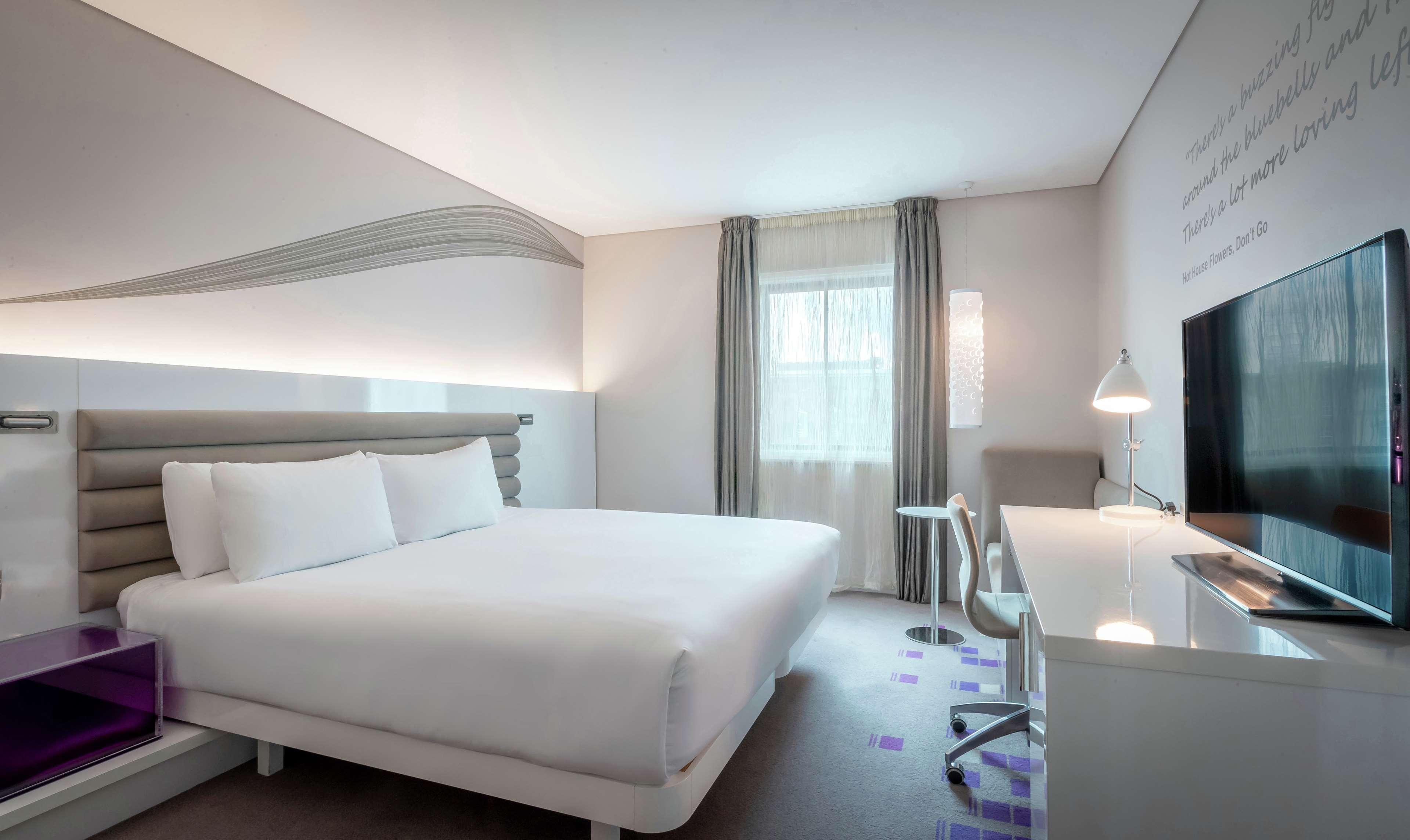 The Morrison Dublin, Curio Collection By Hilton Otel Dış mekan fotoğraf A room at the hotel