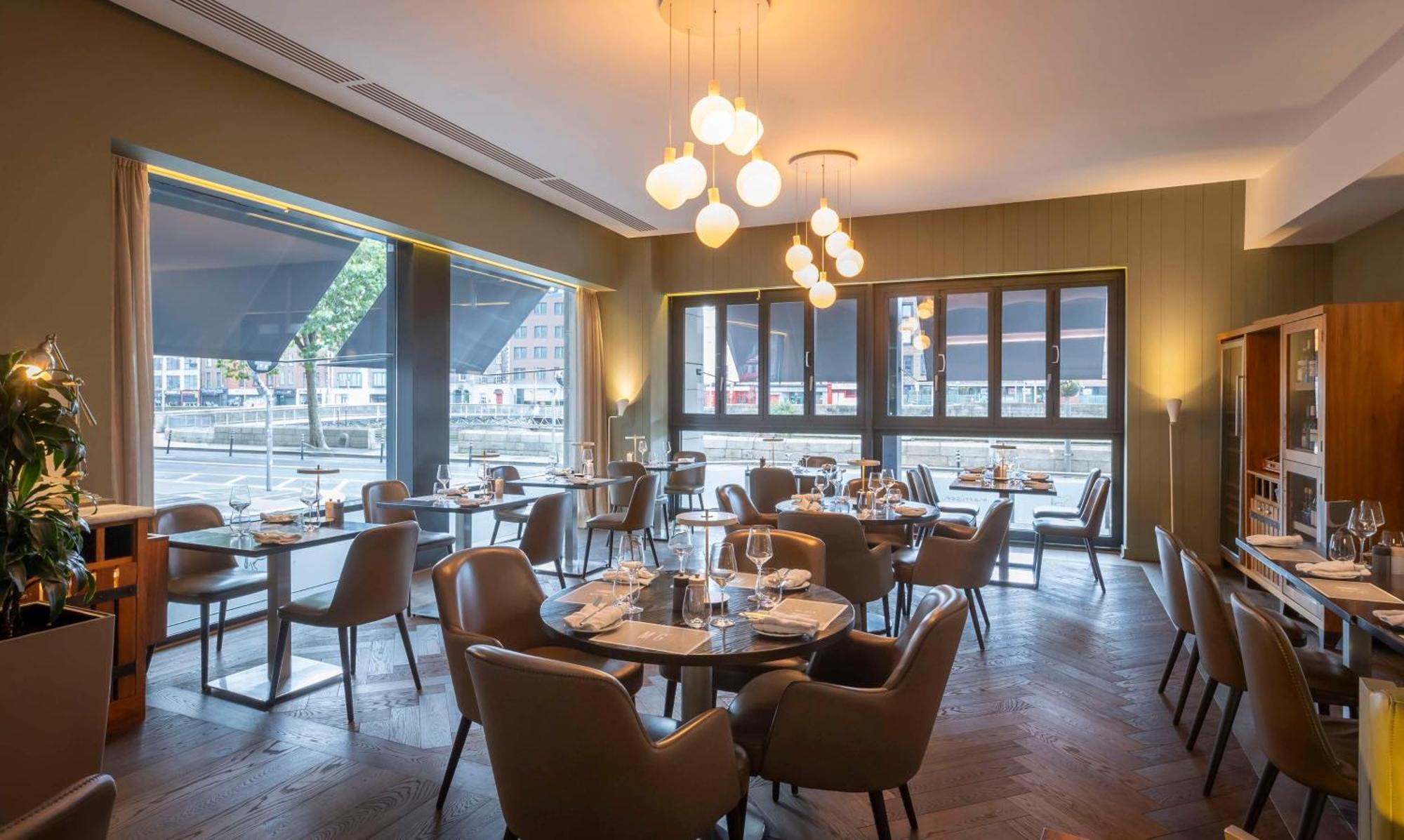 The Morrison Dublin, Curio Collection By Hilton Otel Dış mekan fotoğraf The interior of the restaurant