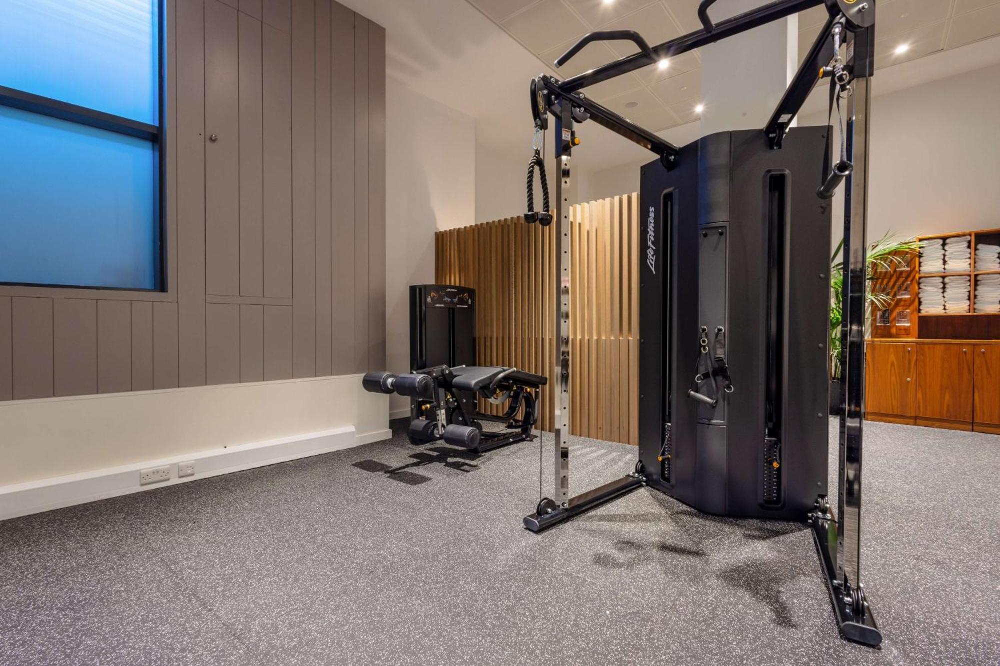 The Morrison Dublin, Curio Collection By Hilton Otel Dış mekan fotoğraf A functional trainer